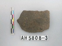 藏品(灰黑色細砂陶片)的圖片